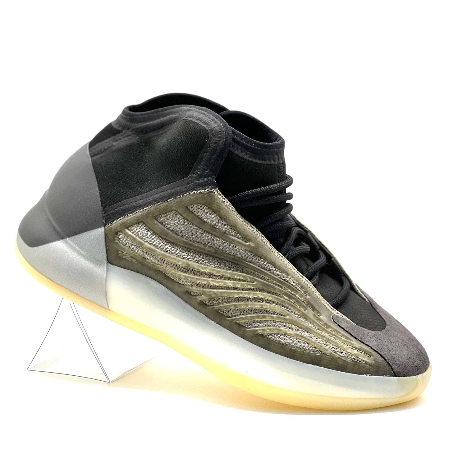 adidas Yeezy QNTM Barium