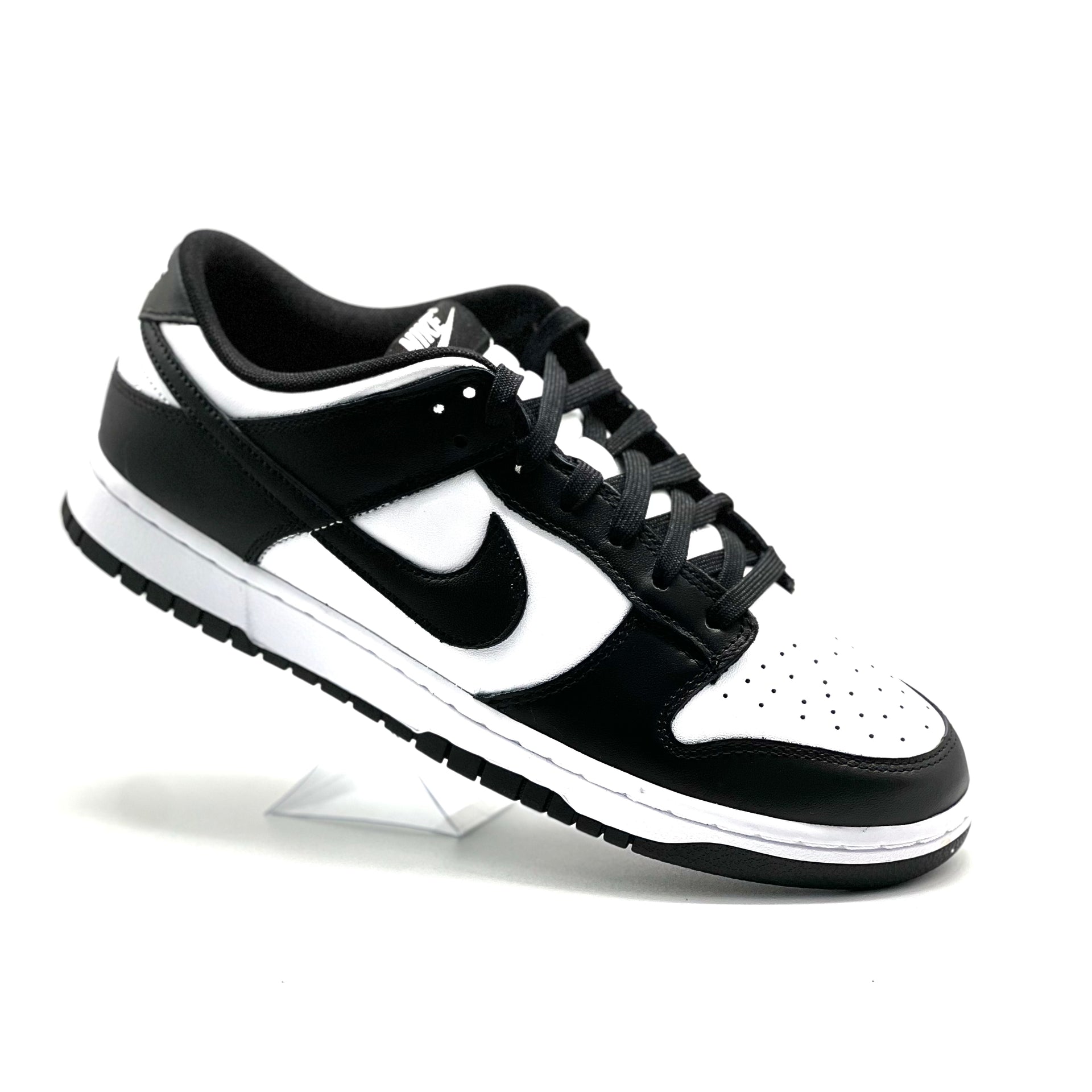 Nike Dunk deals Low ‘White Black Panda’ Size 11M